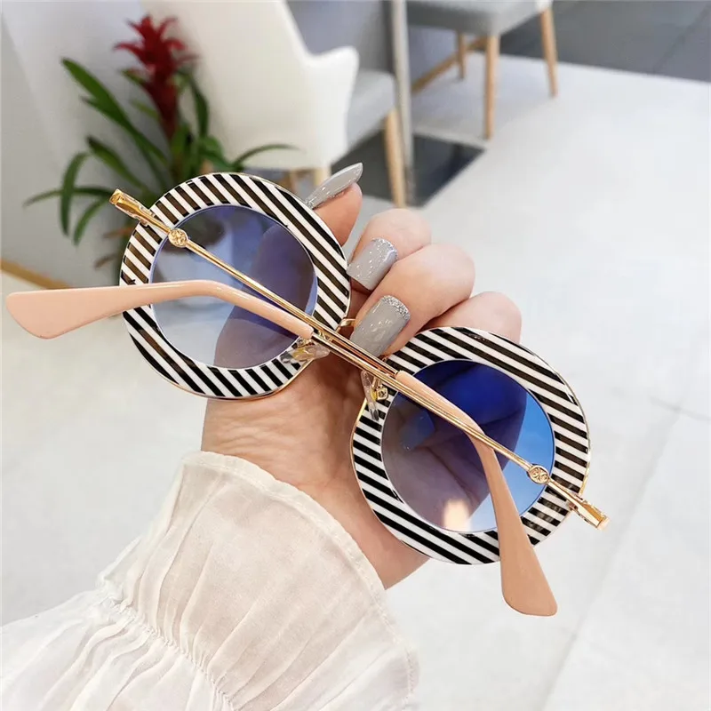 Очки солнцезащитные женские круглые в полоску винтажные роскошные очки с