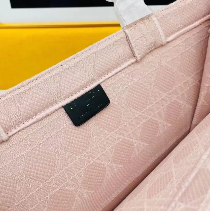 

2021 new luxury female designer stylish high quality handbag high-end large shopping bag