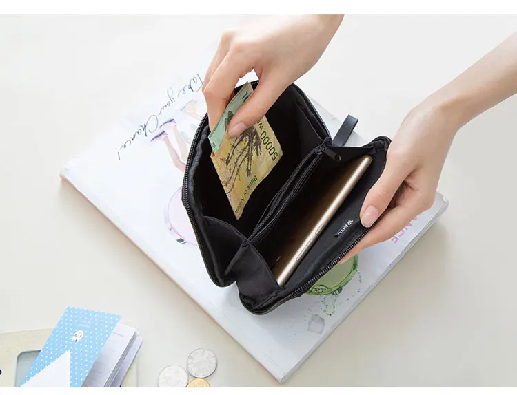 Travel Digital Pouch Nylon Travel Passport Case Multi Purpose Zipper Card and ID Holder Cable Gadgets Organizer