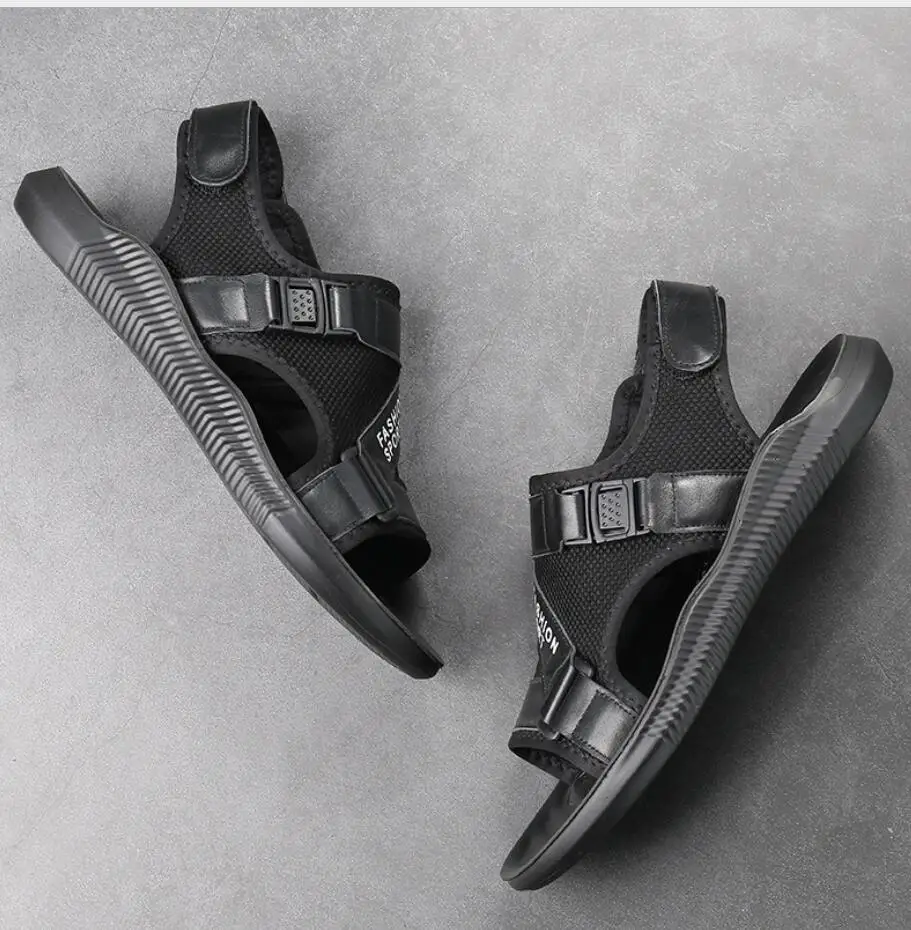 

2020 Quality Classic Men Sandals Summer High Brand Designer Black Beach Sandals Men Flat Sandals Chic Sandalias Hombre