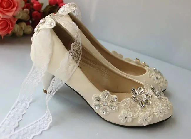 5 см белого цвета и слоновой кости на шнуровке с украшением в виде кристаллов