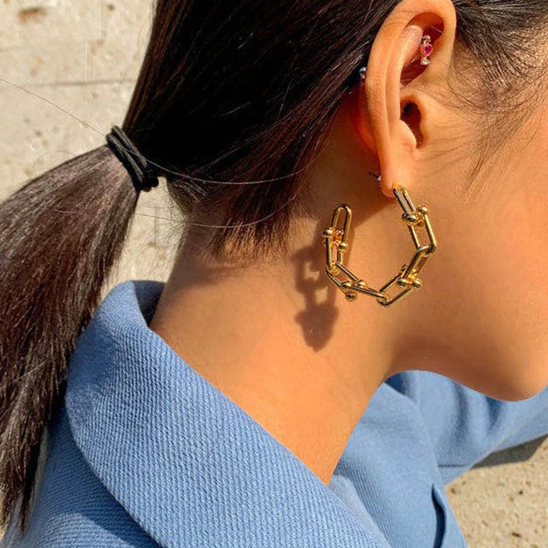 

Fashion Versatile Simple Circle C Type Autumn And Winter Vintage Temperament Earrings Metal Chain Earrings