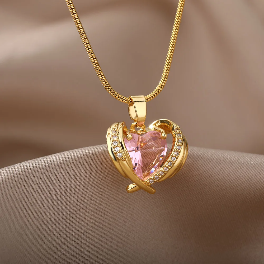 

Cute Pink Crystal Heart Angel Wing Pendant Necklace for Women Stainless Steel Choker Chain Necklace One Piece Jewelry Gift