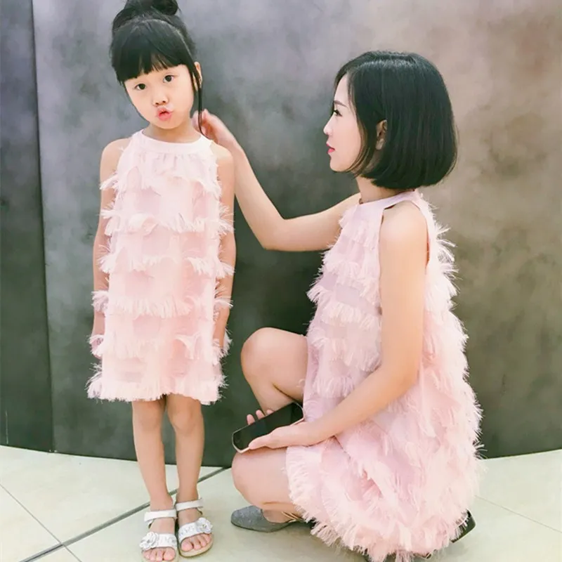 Sunmer Корейский темперамент новый с бахромой платье без бретелек перо меховой