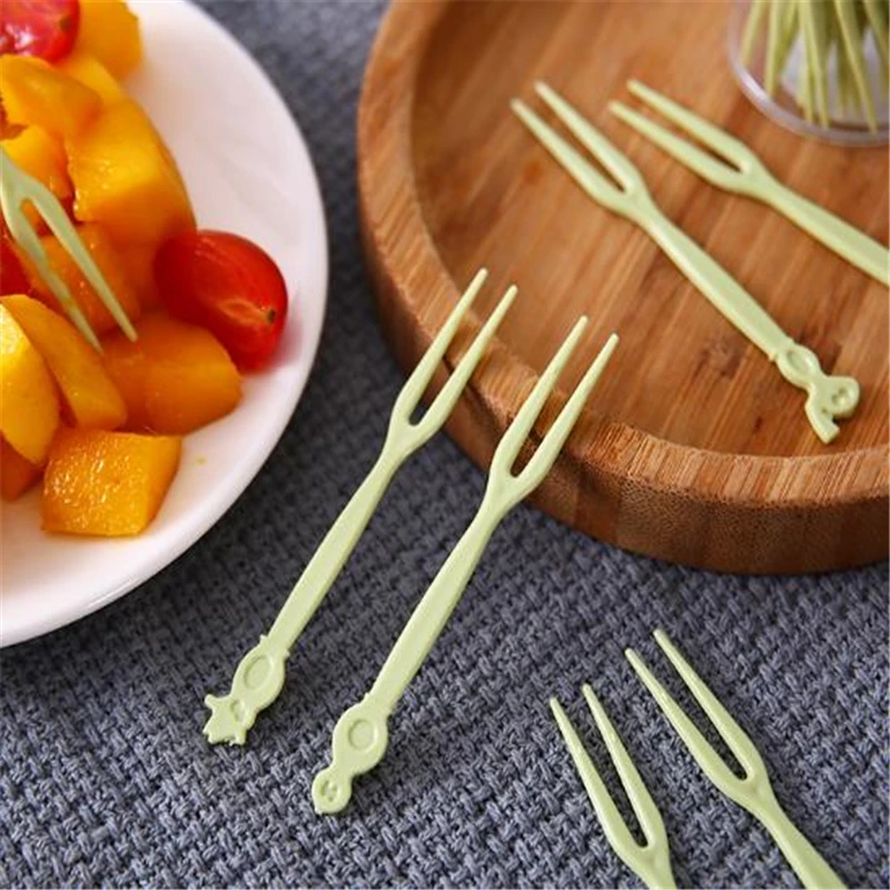 

50 pieces of disposable fruit forks eat fruit small forks plastic fruit sticks transparent individually packaged cake dessert fo