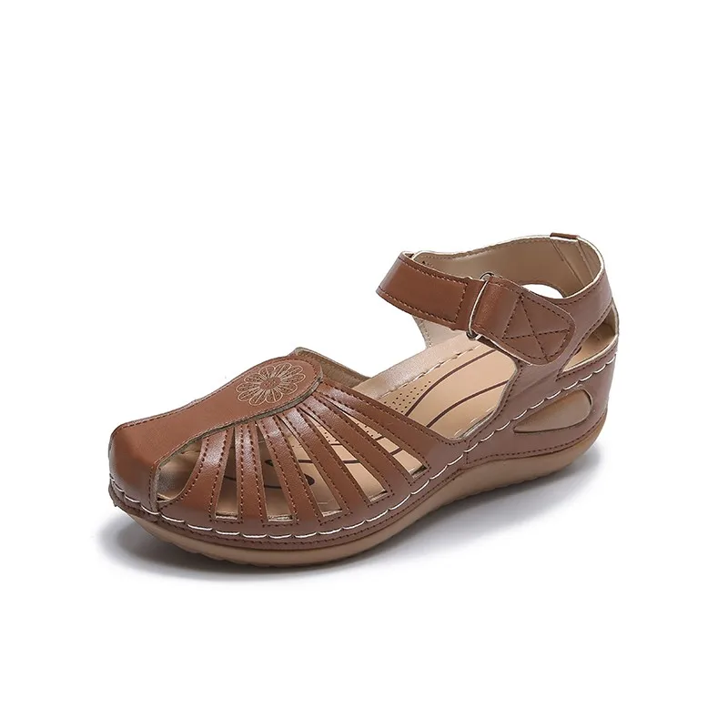 

2021 Summer New Baotou Velcro Female Sandals Casual Soft Sole Mid-Heel Comfortable Hollow Beach Shoes