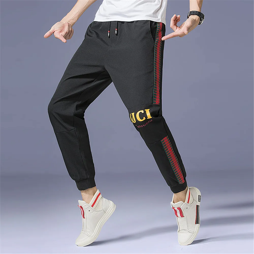 

WWKK 2020 Men's Street Trend Hiking Pants Waterproof Windproof Trousers Fashion Detachable Breathable Version High Quality Pant