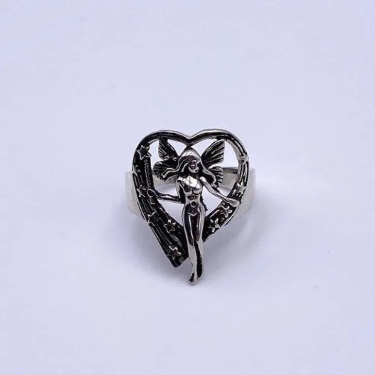 

Vintage Goddess Rings for Women Punk Heart Finger Ring Female Ladies Silvery Couple Wedding Promise Rings Female Hip Hop Party
