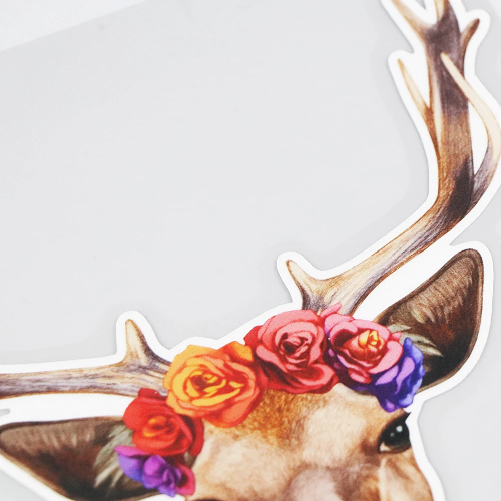 

YJZT 16.515.8CM Wreath Deer Head Creative Cartoon Waterproof Vinyl Car Stickers Body Decoration Decals 21A-0339