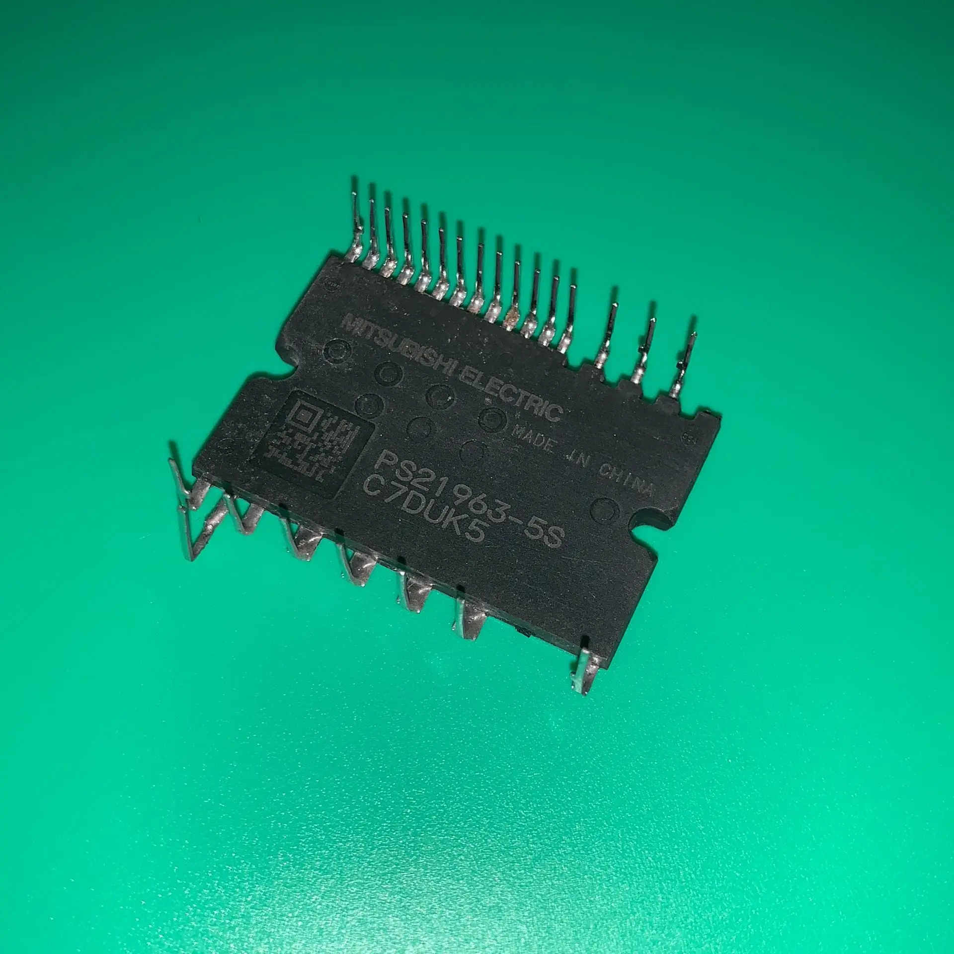

PS21963-5S low-loss 5th generation IGBT inverter bridge for three phase DC-to-AC power conversion