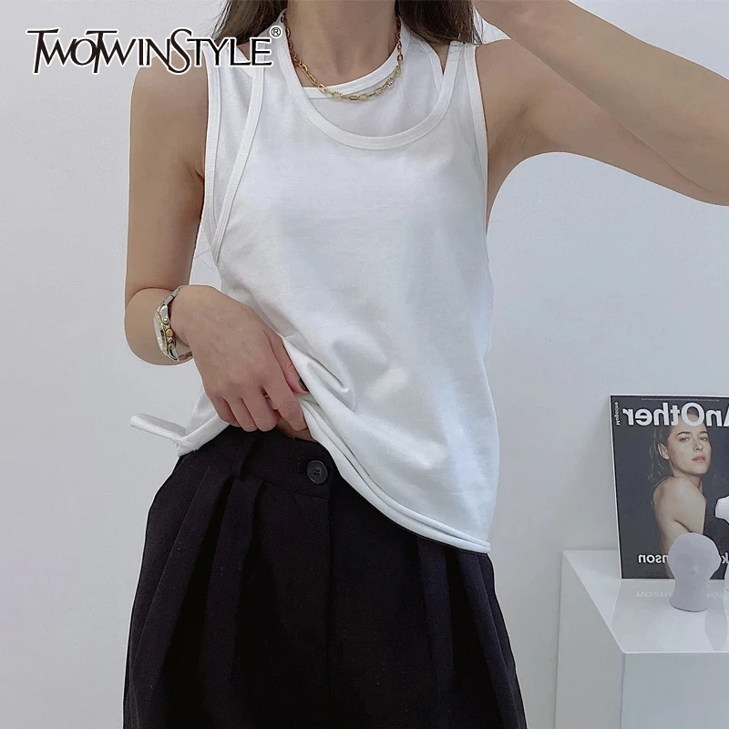 Женский жилет без рукавов TWOTWINSTYLE белый Повседневный с асимметричным воротником