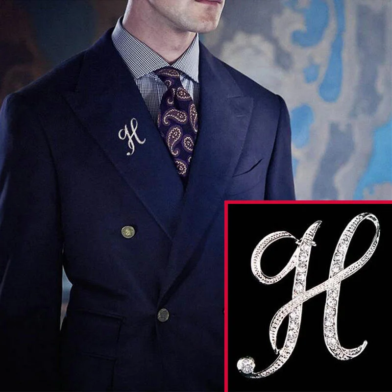 Популярная буква из цинкового сплава брошь для мужского костюма женщин модная
