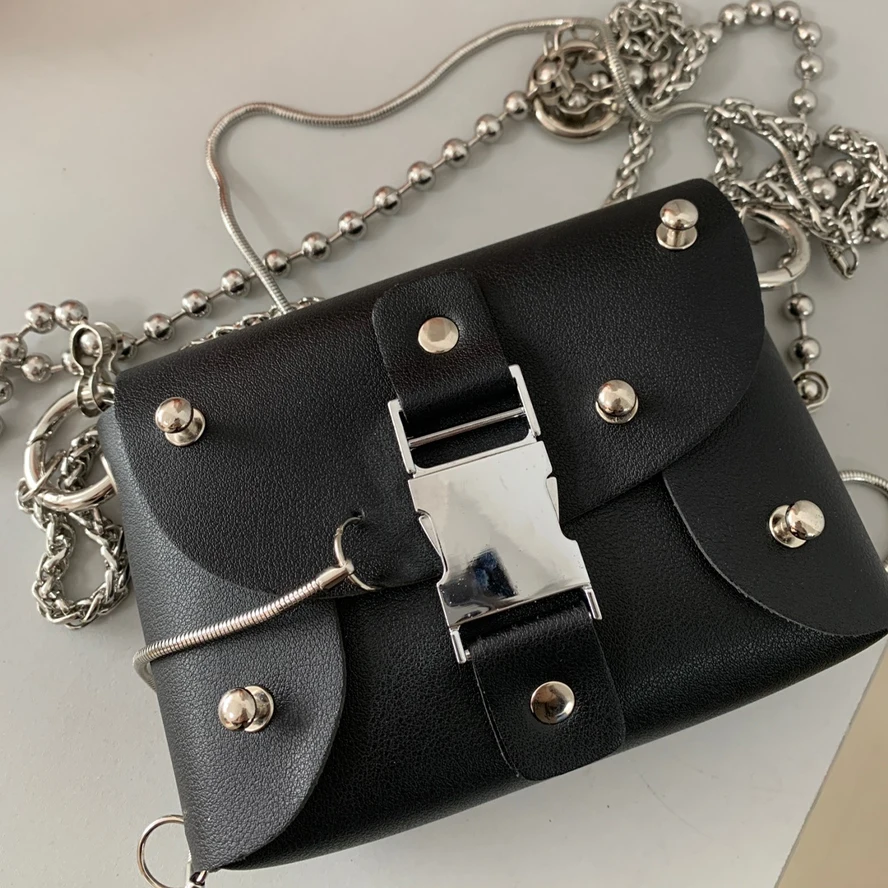

Mini Women's Bag Party Lady Shoulder Bags Rock Street Style Women Crossbody Bags Metal Chain Beaded Ladies Bags For Women 2020