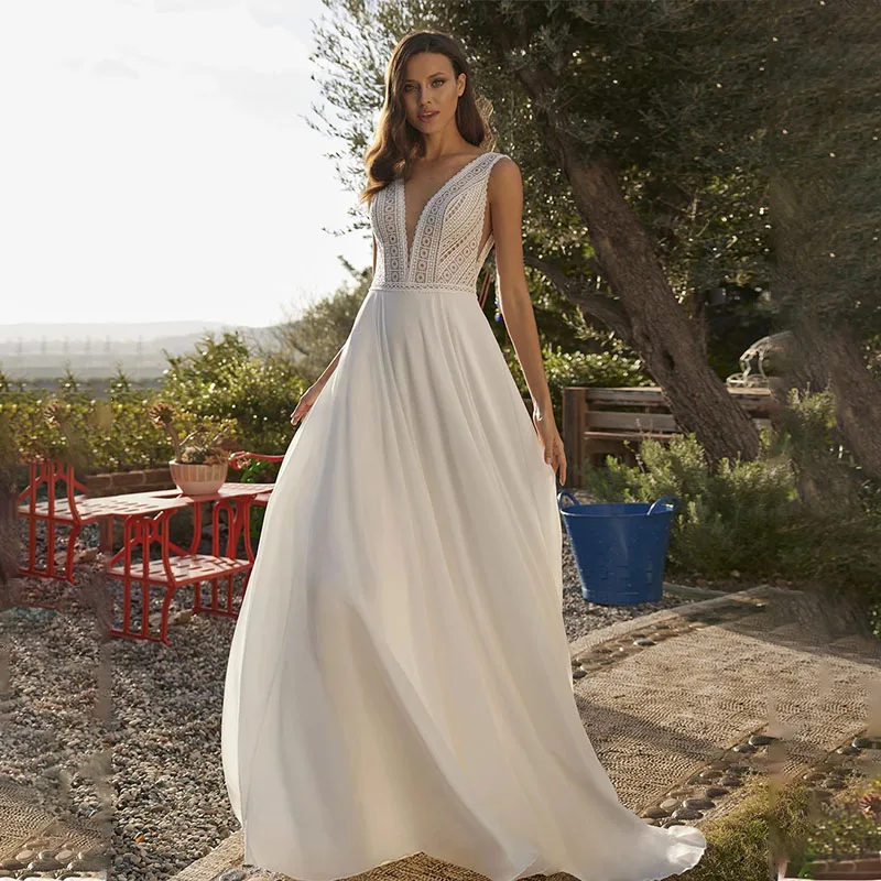 Простое шифоновое свадебное платье в стиле бохо с V-образным вырезом длиной до