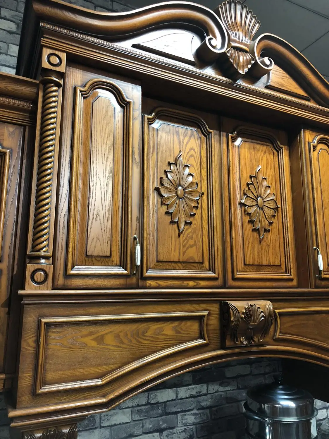 Высококачественный кухонный шкаф из твердой древесины в классическом стиле со