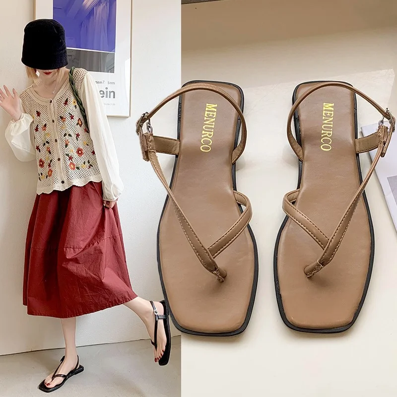 

Босоножки женские летние новые модные женские сандалии 2021 однотонные универсальные удобные пикантные повседневные туфли на плоской подош...