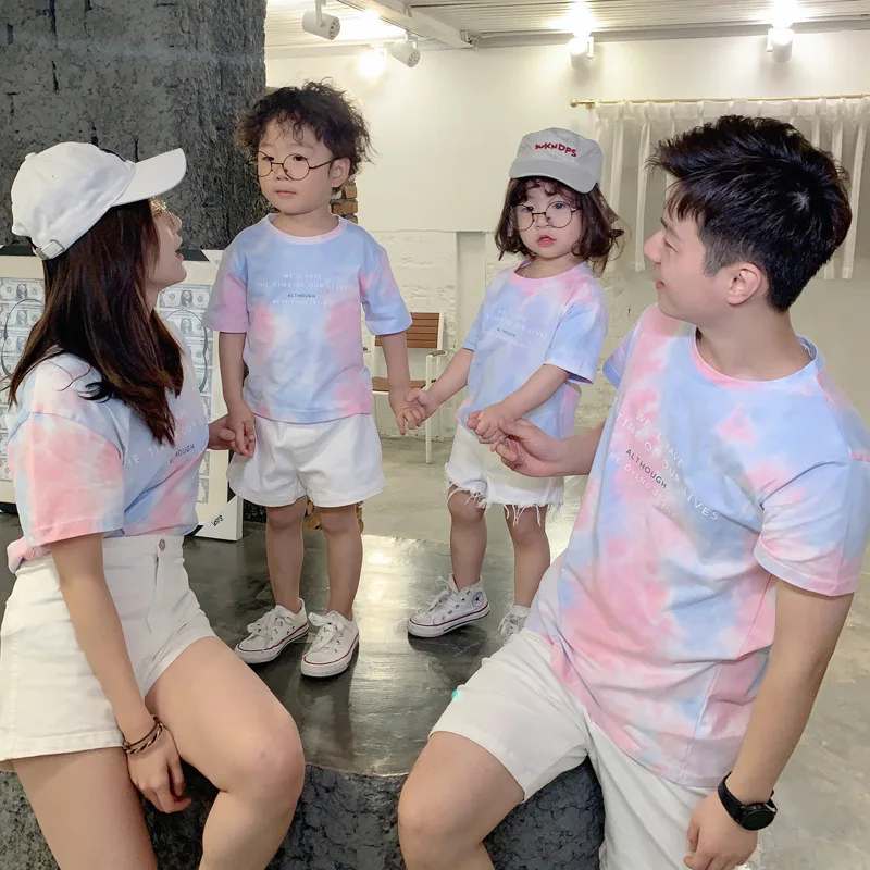 

Matching Family Outfits Women's Short Sleeve T-Shirt Daddy Mom Kids Summer Children 2 to 6 Years of Age Baby Clothes