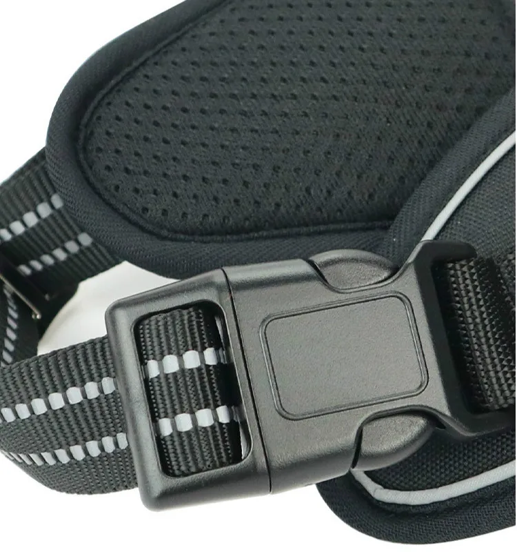 

1000D Oxford Cloth Pet Harness Outdoor Reflective Dog Harnesses Adjustable Dog Collar with Vertical Handle Medium And Large Pets