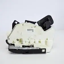 

Door Lock Volkswagen OEM 5 E0839015C