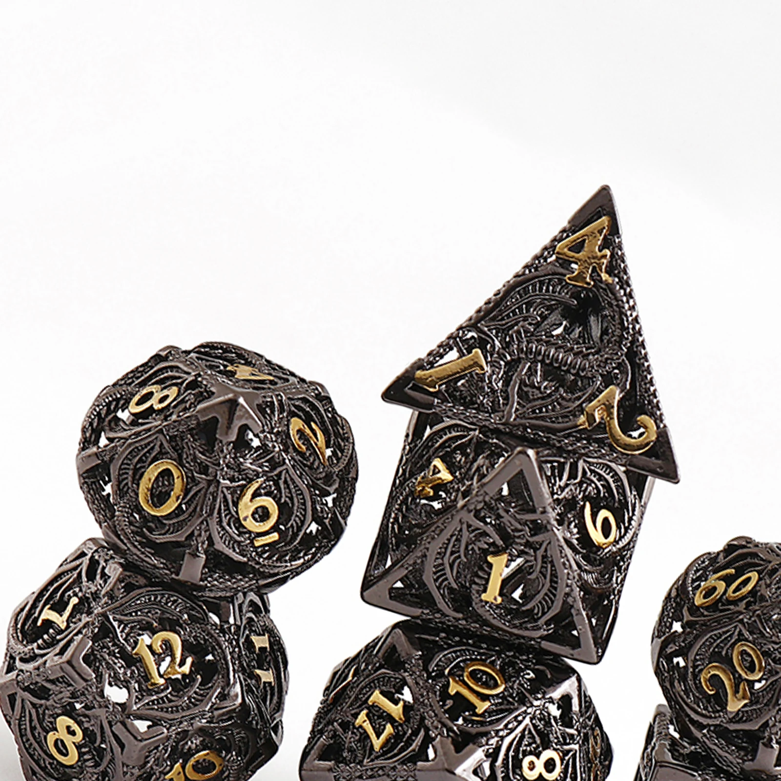 

Metal Dice DND Set Role-playing D&D 7 Pure Copper Hollow Polyhedral Dice Suitable For DND RPG w/Metal Box