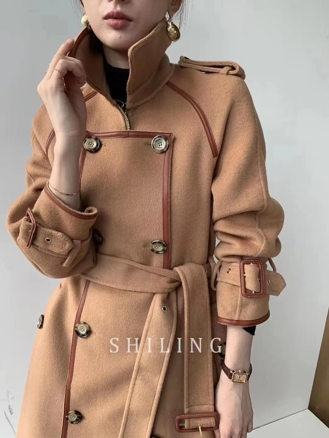 

Новое шерстяное пальто бренда Chao 21 осень и зима двубортное кожаное пальто средней длины с лацканами Однотонное шерстяное пальто