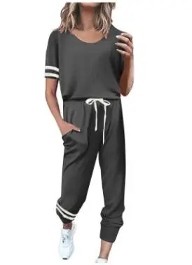 

19877Women's clothes + pants
