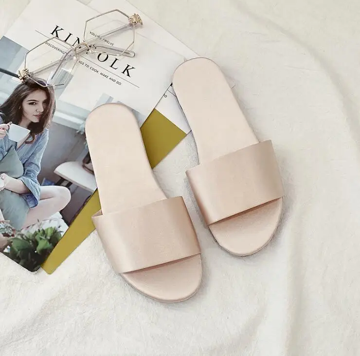 

Four seasons home flat non-slip women slippers 2020 new candy color silk material outdoor casual all-match sandals ms