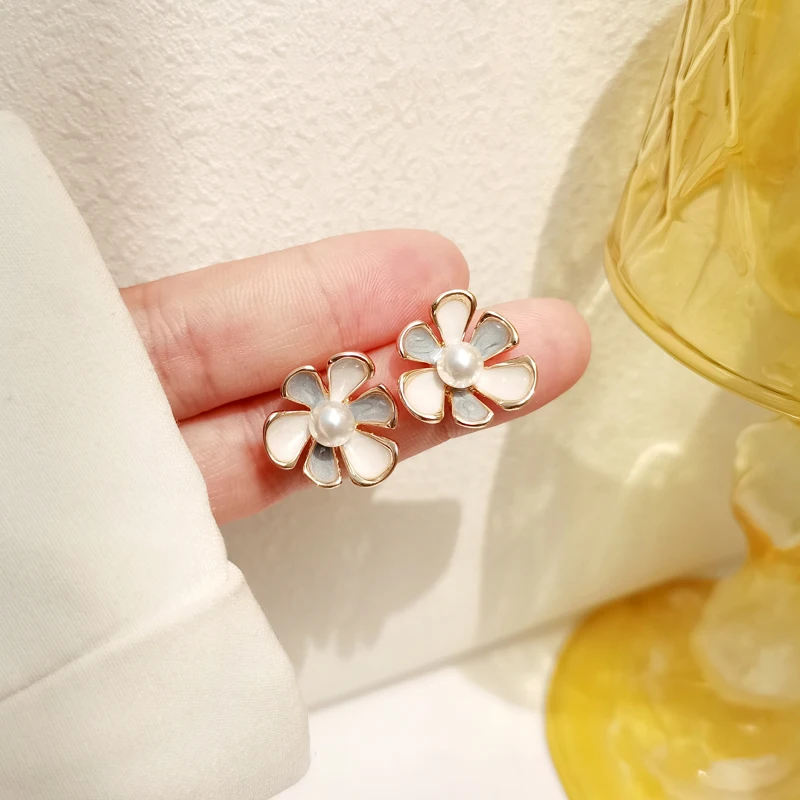 

Mihan S925 needle Delicate Jewelry Flower Earrings Sweet Design Golden Color Simulated Pearl Enamel Stud Earrings For Women Gift