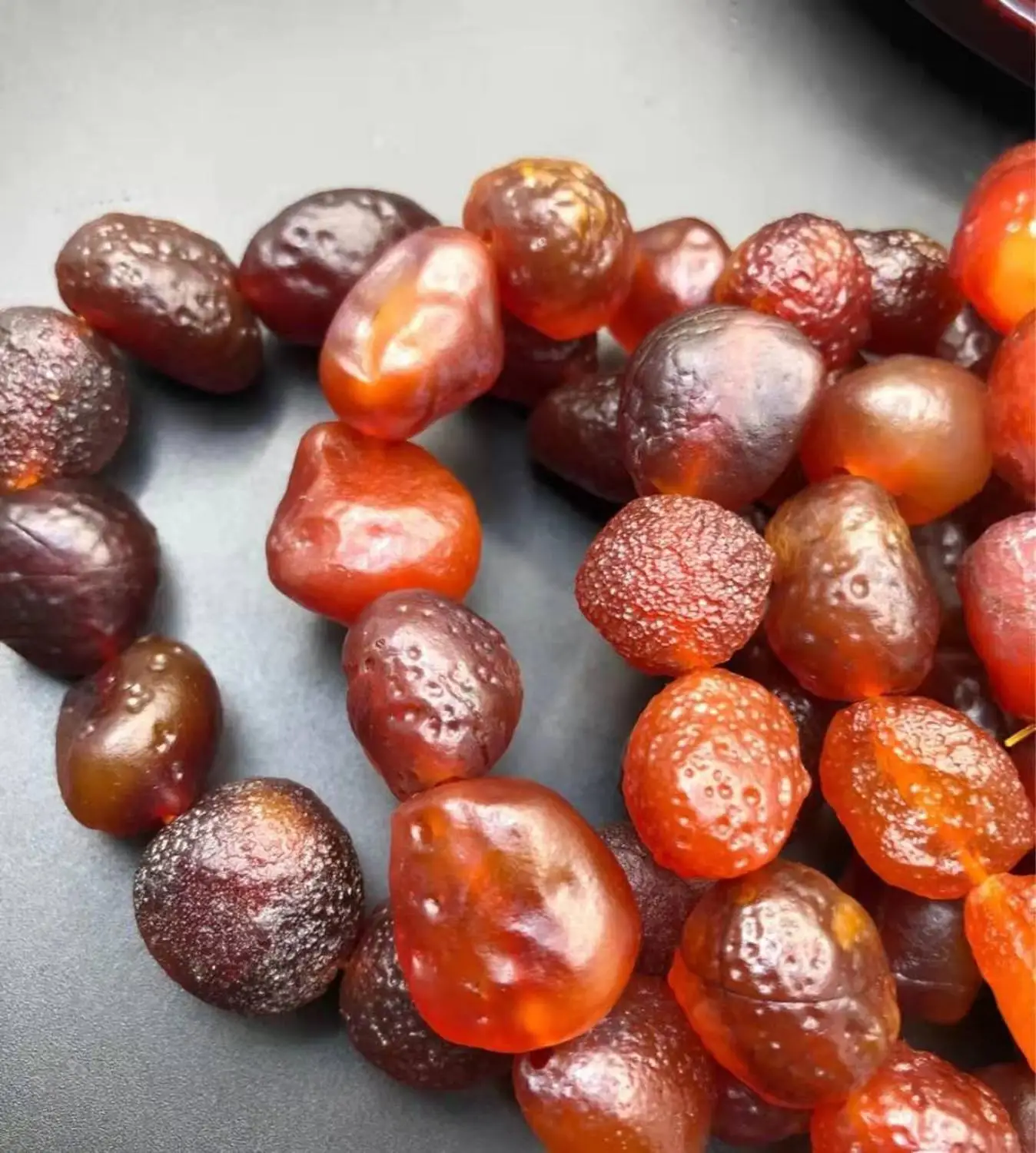 

Alxa Natural Rough Stone Bracelet Grape Seed Large Grape Seed Fortune Pawn Gobi Agate Sugar Heart Bracelet Bracelet