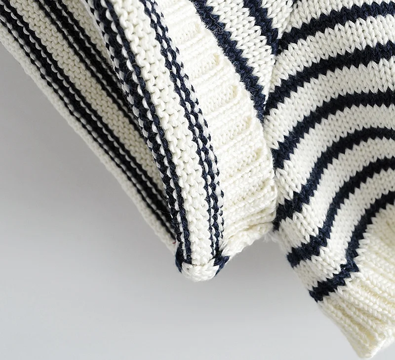 

2021 Basic Casual Shorts Pantalones Women Elegant Striped Knit Shorts Strethy Waist Female Retro Sweatshorts