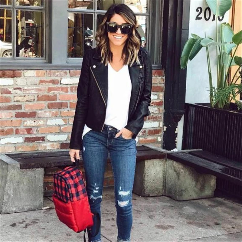 Женская Повседневная куртка из искусственной кожи черная приталенная с длинными