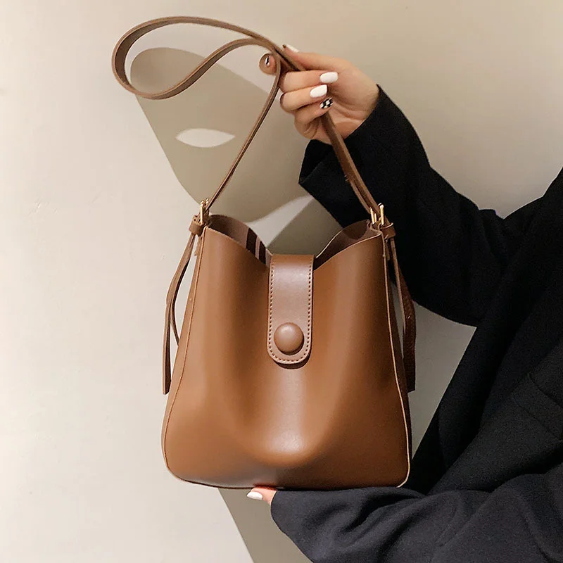 

Новинка 2021, осенняя сумка, женская модная простая сумка на плечо, текстурная однотонная женская сумка, трендовая сумка-мессенджер, женские с...