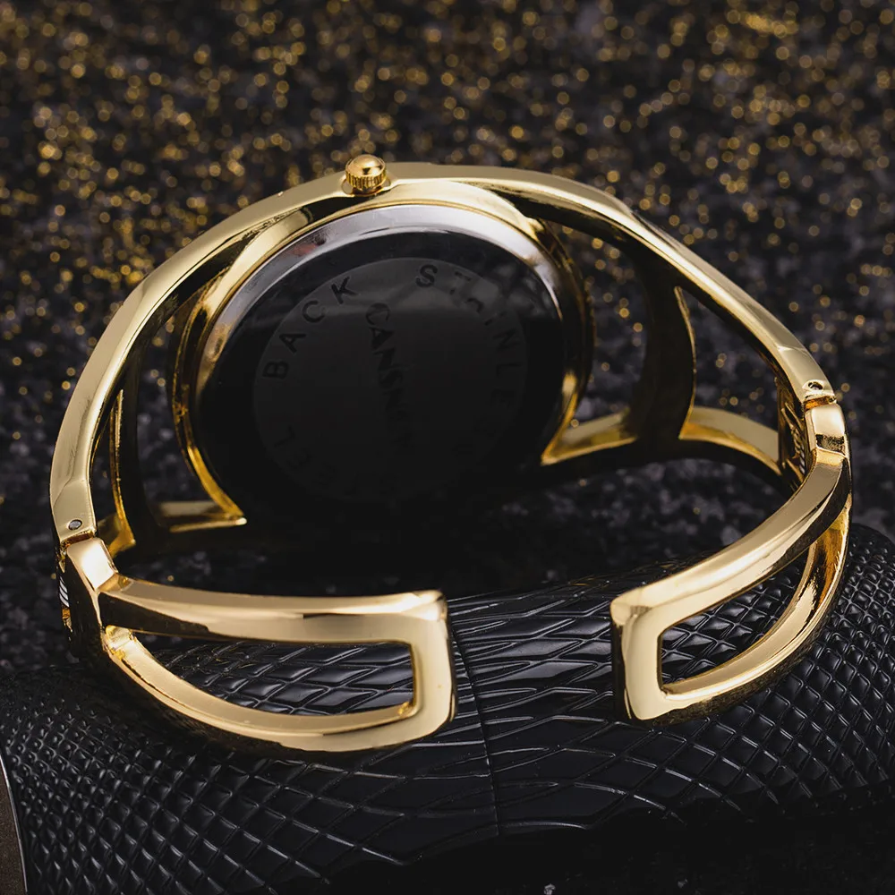 Женские часы браслет 2021 Стразы новые стильные Роскошные Кварцевые с золотым и