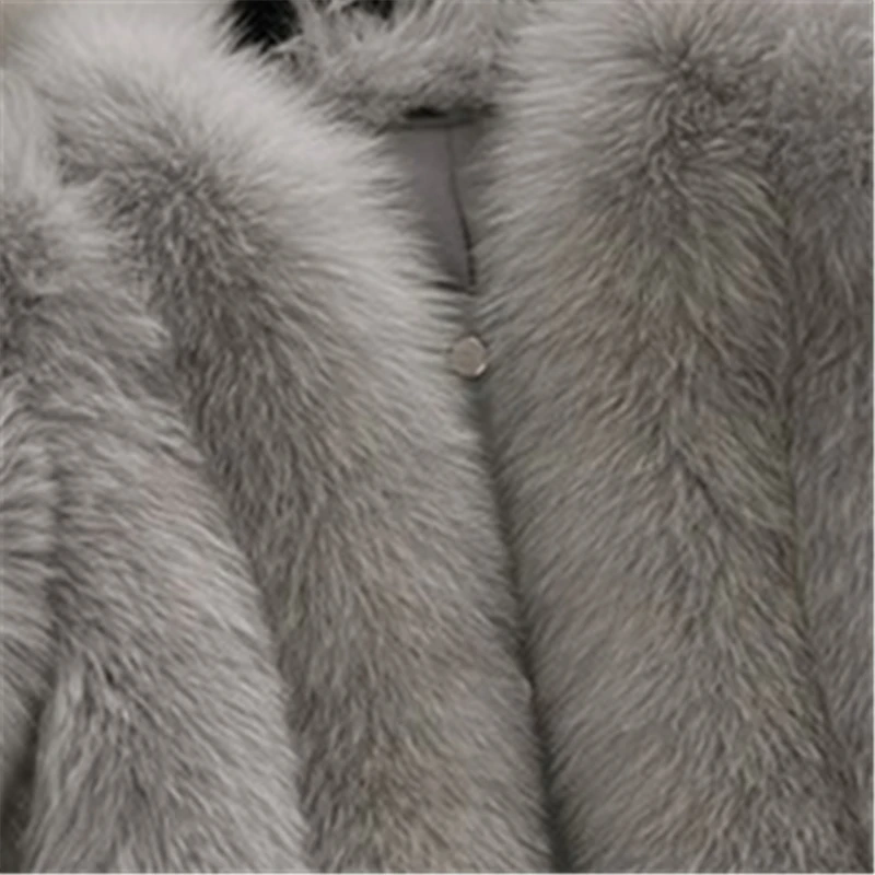 2023 Winter Women's Artificial Fox Fur Fashion Temperament Short Three-quarter Sleeves Warm Stitching Solid Color Thick Coat