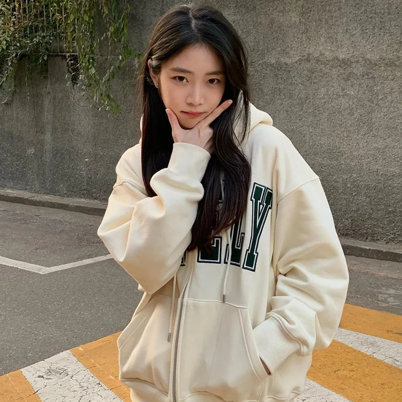 

Женское осенне-зимнее худи с капюшоном