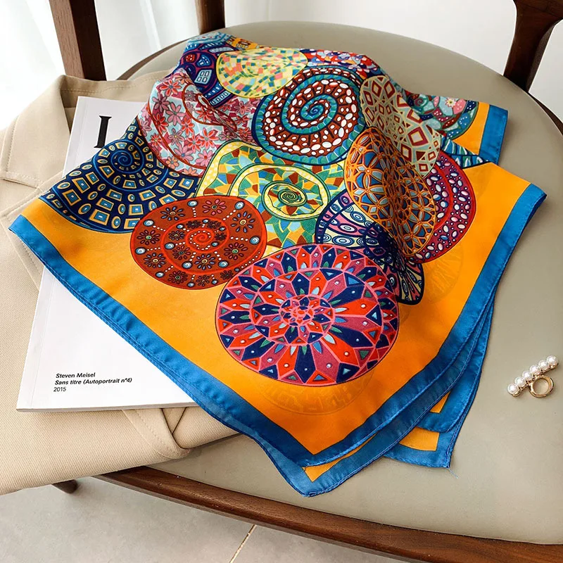 

Luxury Brand Silk Satin Head Scarf For Women Flower Print Kerchief Neck Scarfs 70cm Square Shawls and Wrpas Scarves For Ladies