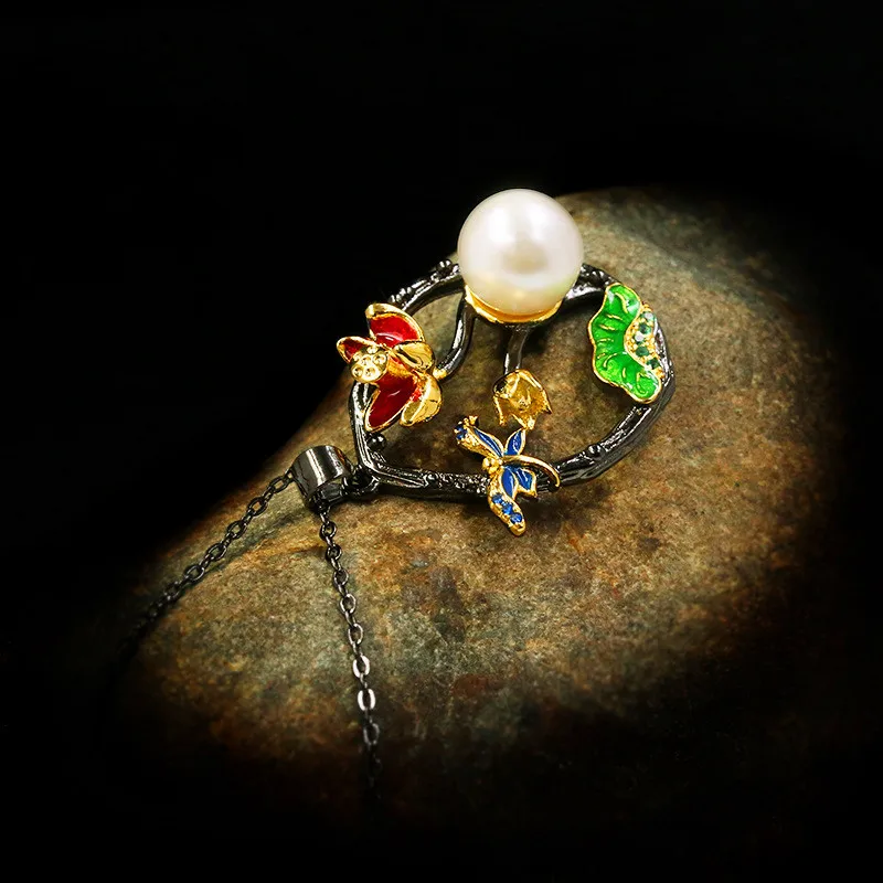 

Charm Female White Pearl Pendant Necklace Black Gold Chain Necklaces For Women Vintage Flower Enamel Wedding Necklace