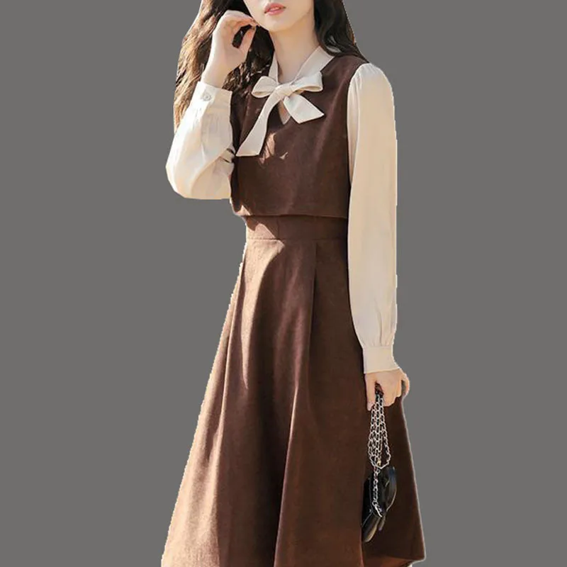 

2021 new Spring and Autumn new French retro long sleeve Wear a base dress inside the waist Hepburn Brown dress