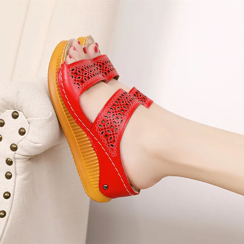 

Shoes Ladies' Slippers Peep Toe Slipers Women Platform On A Wedge Heeled Mules Med Luxury Slides 2021 High Fretwork Designer Fab