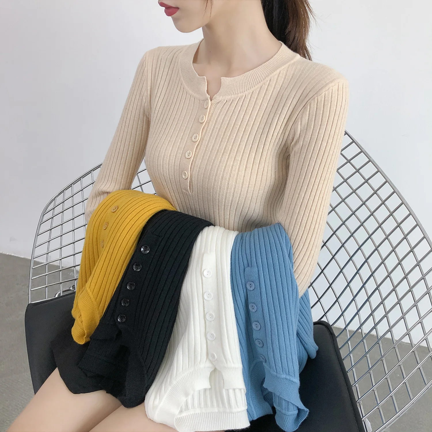

Autumn Winter Design Sense O Neck Leaky Clavicle Knitted Bottoming Shirt Women's Slim Short Pit Strip Thin Wweater Button Top