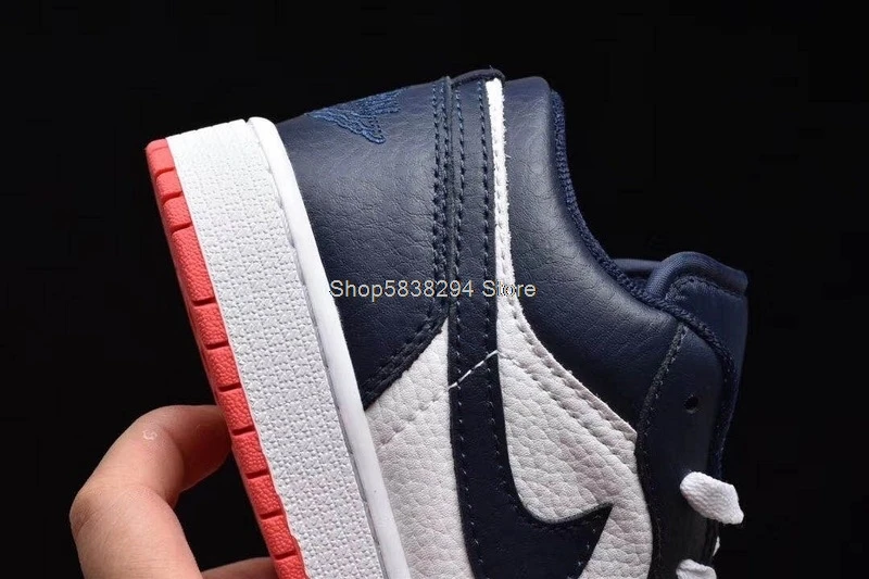 

Nike - Air Jordan 1 Retro High Original Aj1 Basketball Shoes For Men And Women Comfortable White Sneakers