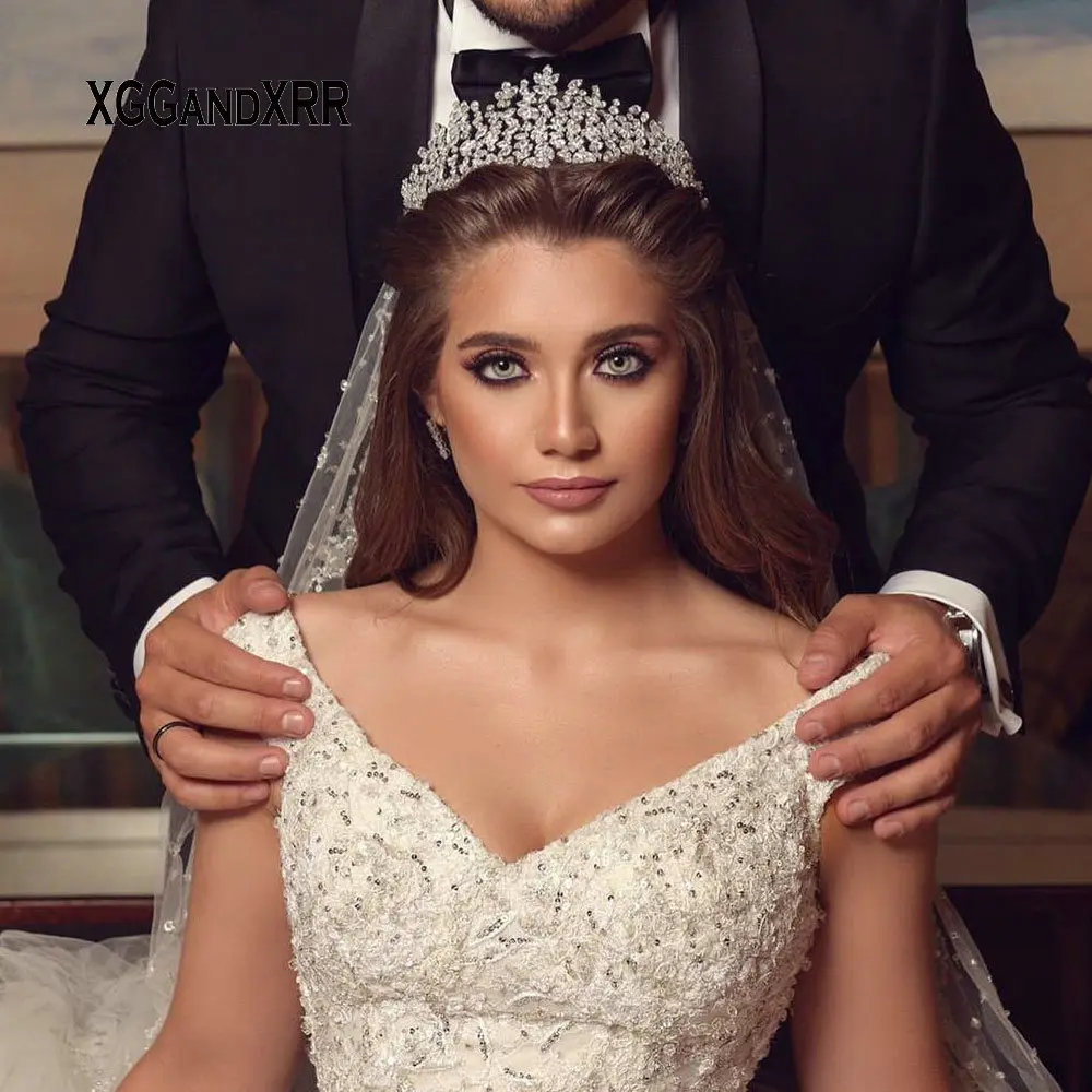 

Luxury Ball Gown Wedding Dress 2020 V Neck Cap Sleeves Lace Bride Dress with Beading Royal Train Wedding Party Bridal Gown Dubai