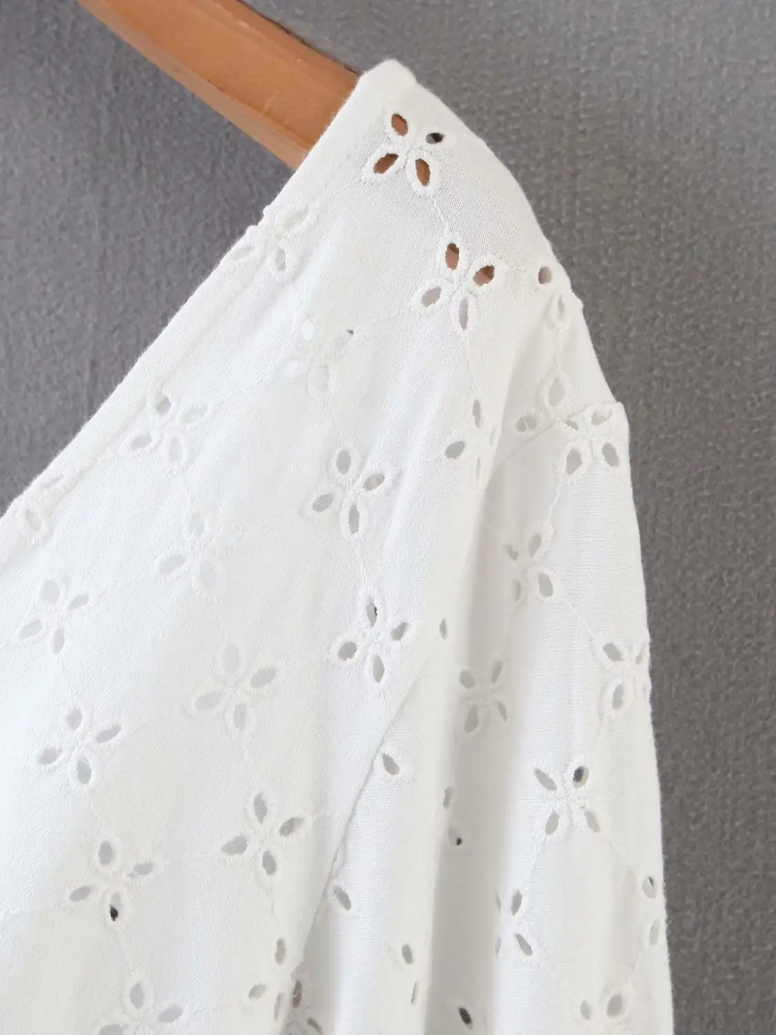 2020 женское элегантное белое мини-платье с v-образным вырезом и вышивкой