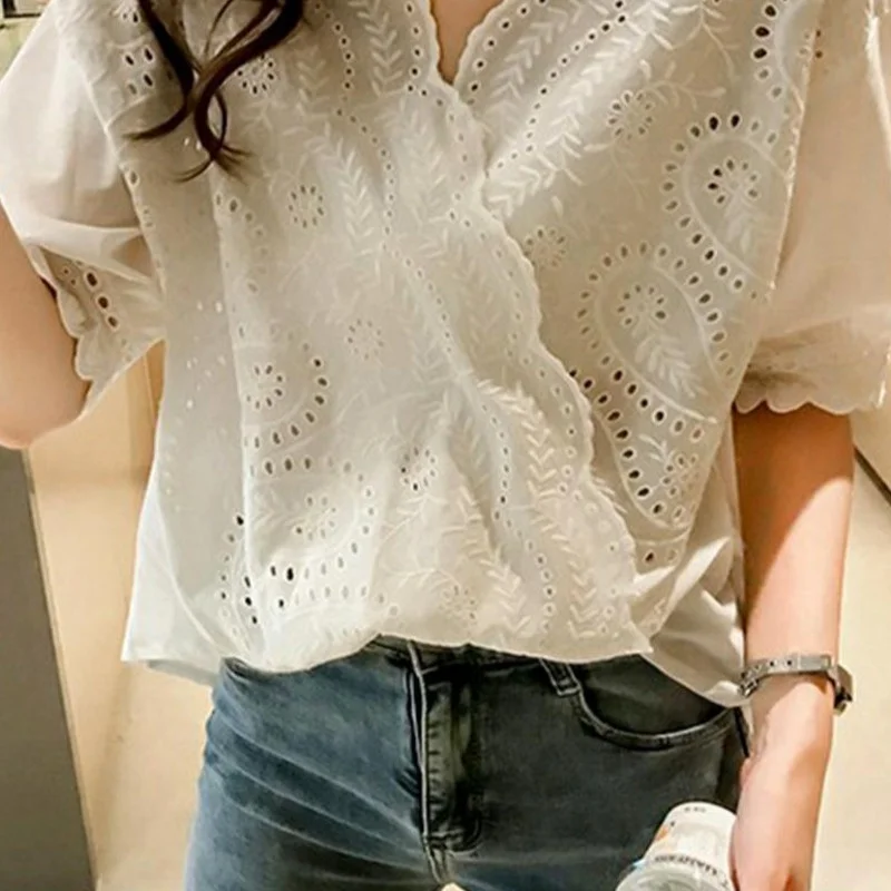 

Women Summer Hollow Out Floral Blouse 2021 Fashion Short Sleeve V-Neck Irregular Patchwork Loose Lace Casual Shirts 4XL Plus