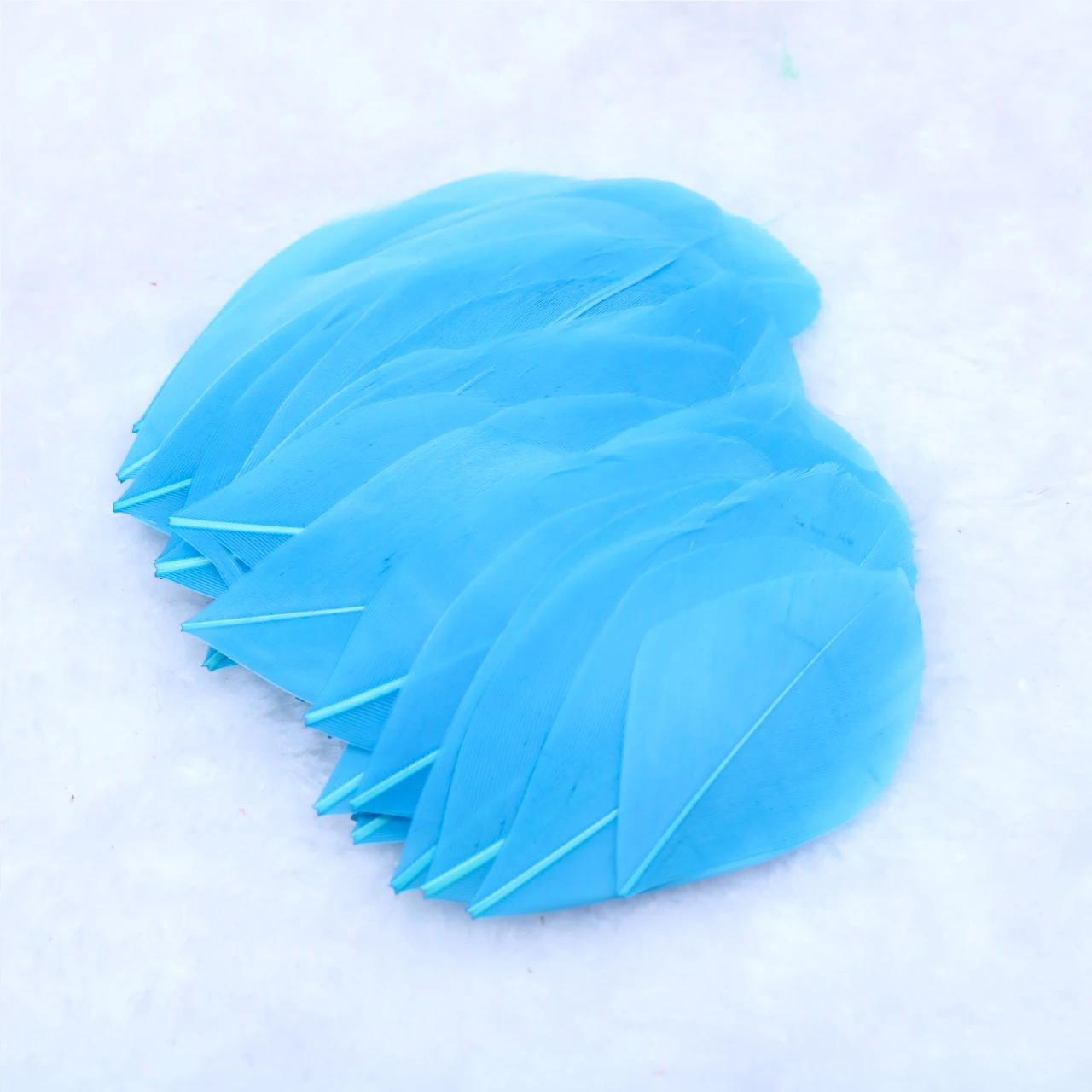 50 шт в наборе, 5-8 см натуральный красочные гусиное перо для украшение ручной работы для изготовления Свадебная вечеринка Декор Аксессуары Свадебные украшения