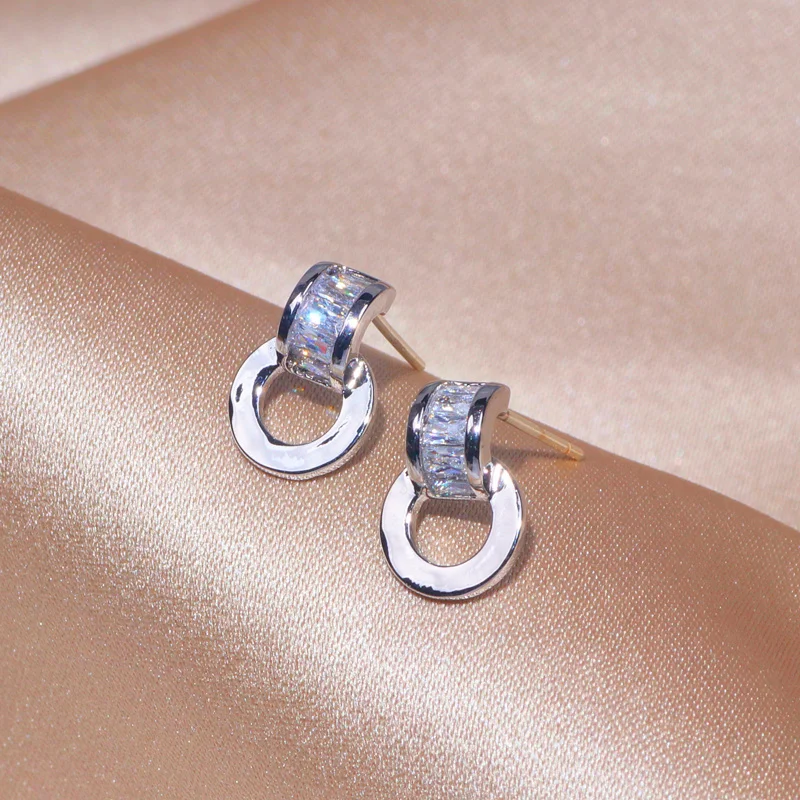 Женские серьги с фианитами высокого качества | Украшения и аксессуары