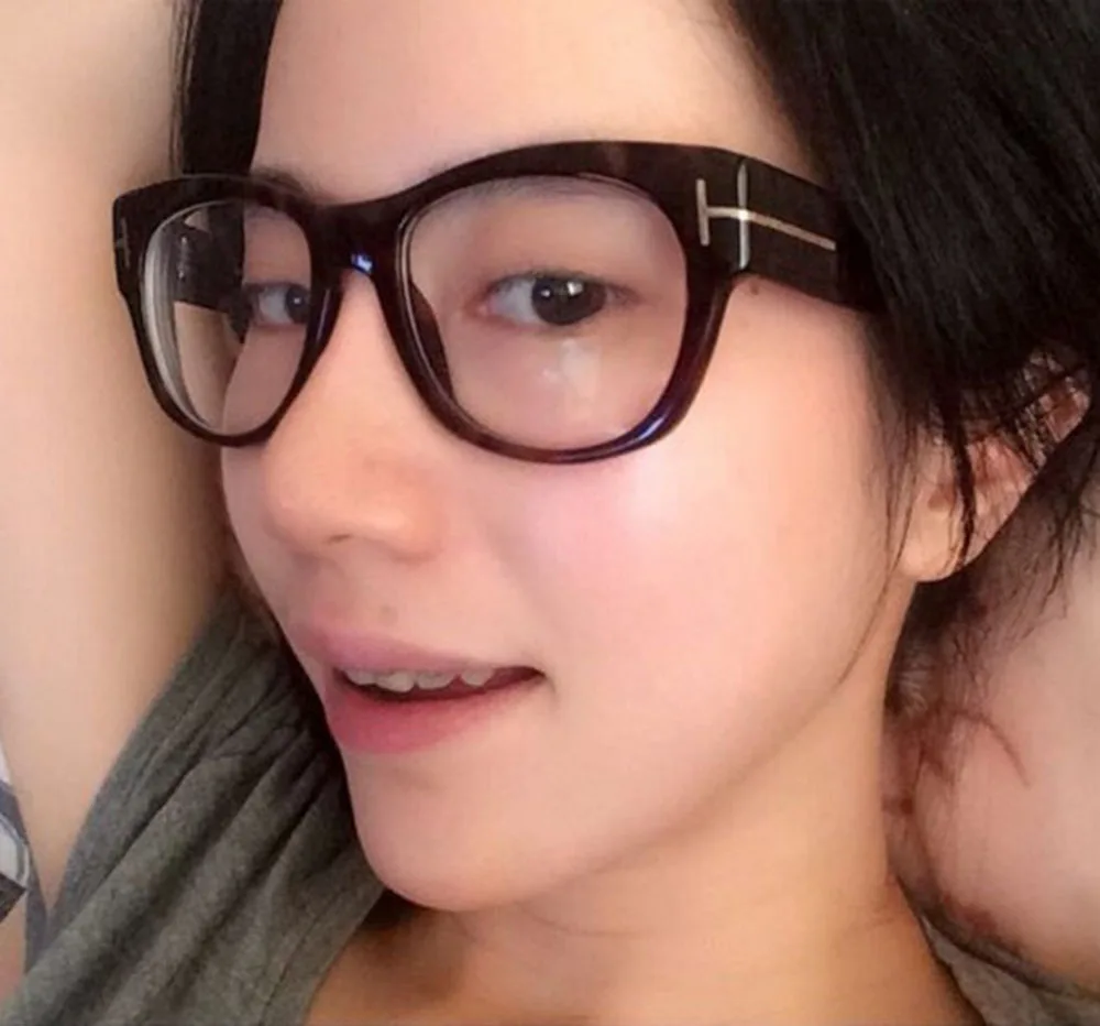 Квадратные ацетатные оправы TF5040 с оригинальным логотипом могут быть изготовлены