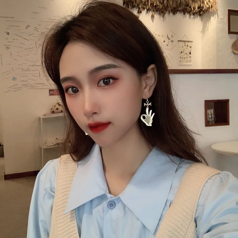

New Retro Style Metallic Gesture Earrings, Geometrically Irregular Fashion Women's Earrings 2021 New Jewelry