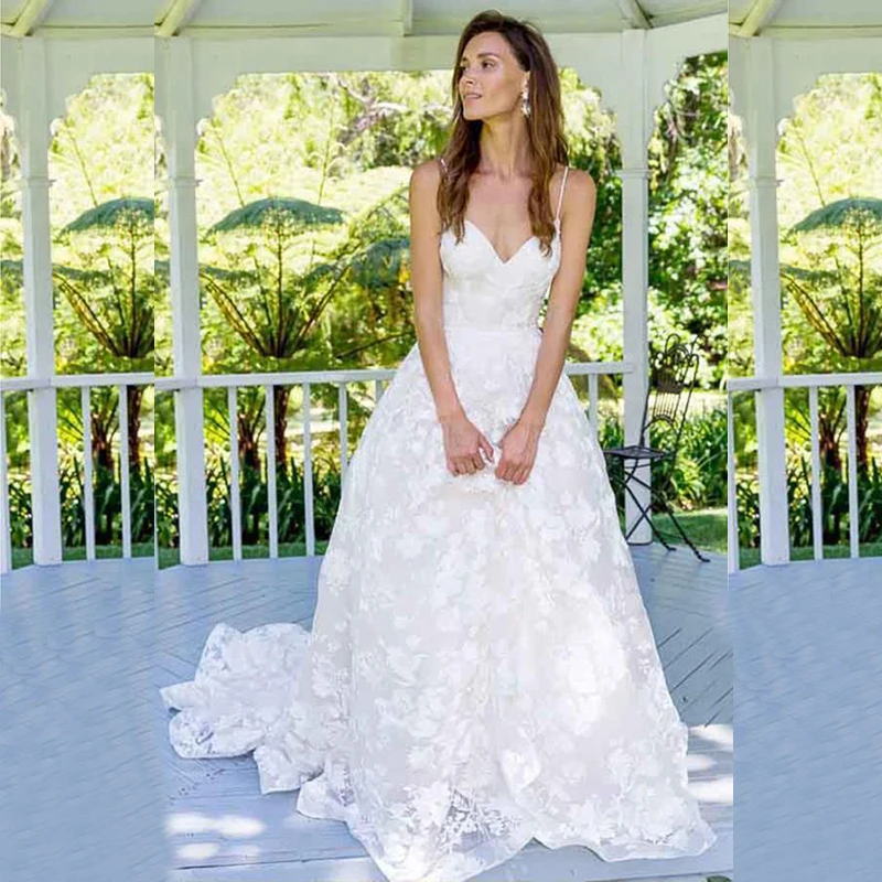 

2021 Delicate Holy White A Line Lace Open Back Bridal Wedding Dresses Spaghetti Straps Plunge V Neckline Wedding Gowns for Bride