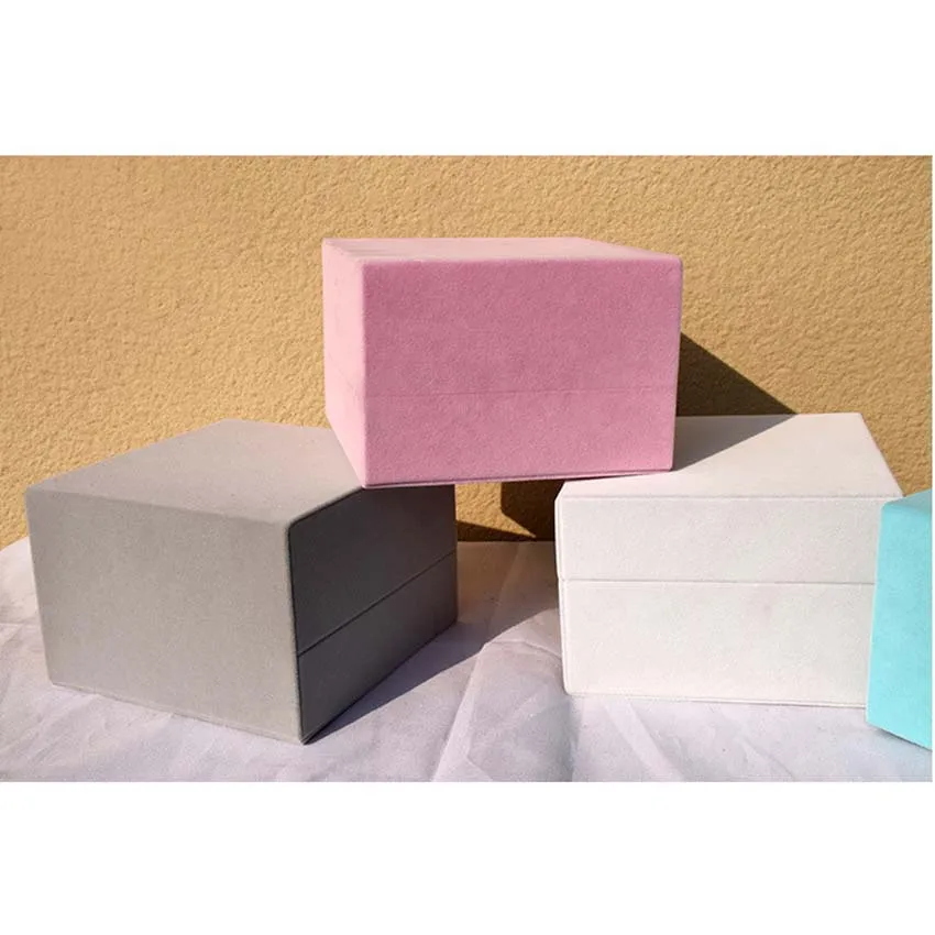 

Florist Hat Boxes Red Square Shaped Candy Boxes Gift Box Packaging Boxes for Valentine's Day Preserved Flowers Gifts Living Box
